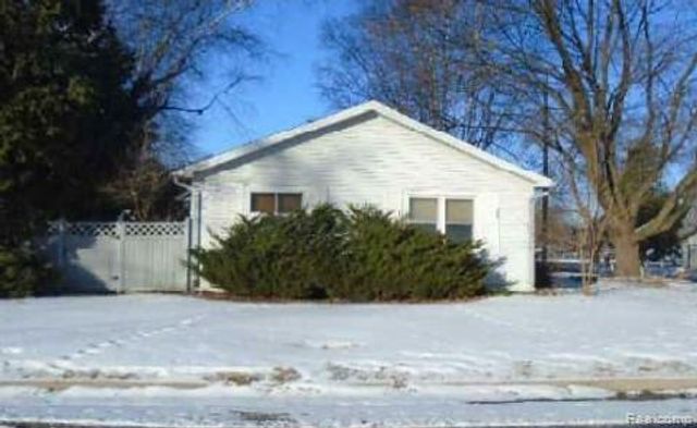 802 Woodlawn Avenue, Owosso, MI 48867