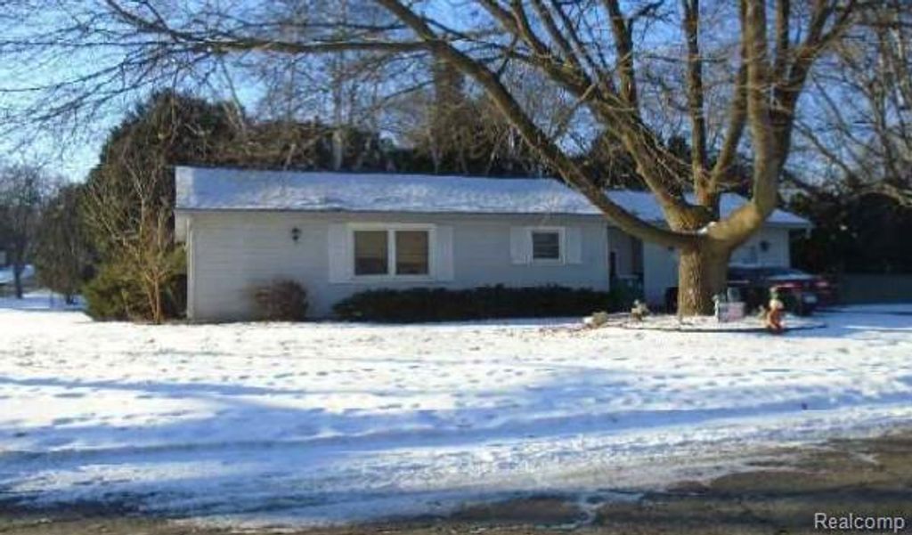 802 Woodlawn Avenue, Owosso, MI 48867