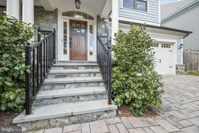 5123 25TH RD N, Arlington, VA 22207