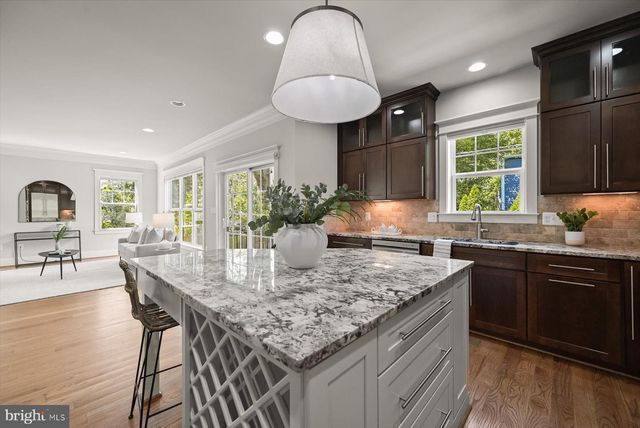 5123 25TH RD N, Arlington, VA 22207