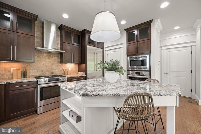 5123 25TH RD N, Arlington, VA 22207