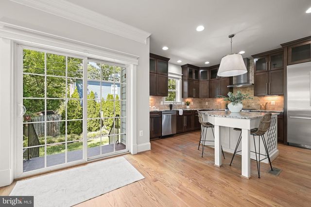 5123 25TH RD N, Arlington, VA 22207