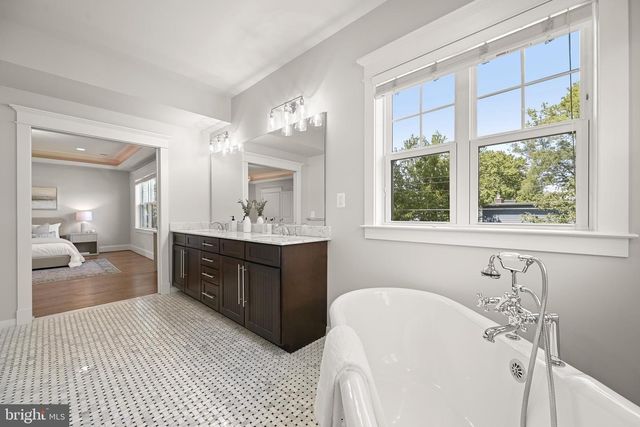 5123 25TH RD N, Arlington, VA 22207
