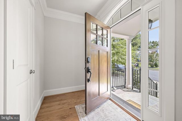 5123 25TH RD N, Arlington, VA 22207