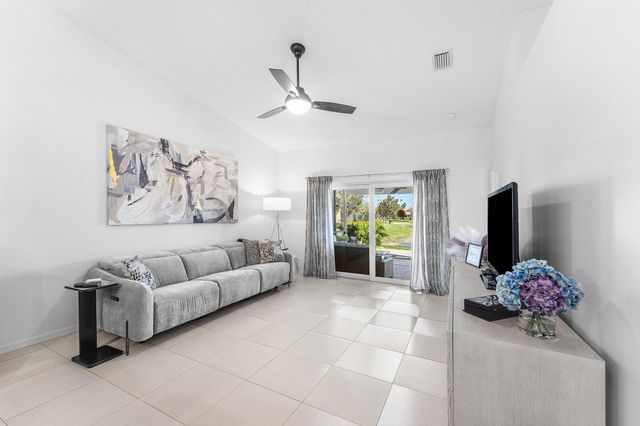 9463 Swansea Lane, West Palm Beach, FL 33411