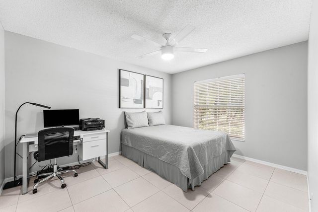 9463 Swansea Lane, West Palm Beach, FL 33411