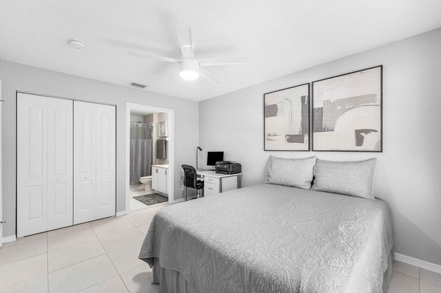 9463 Swansea Lane, West Palm Beach, FL 33411