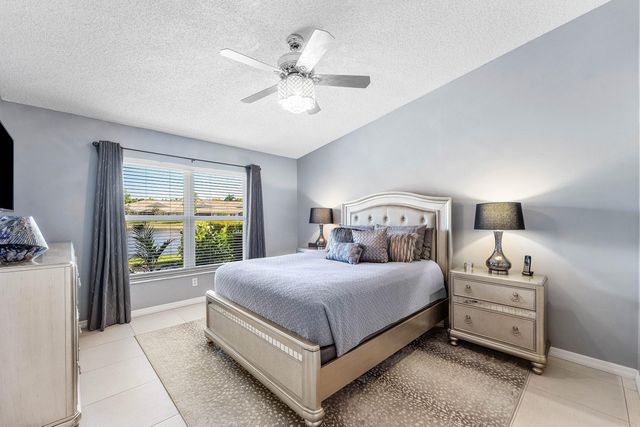 9463 Swansea Lane, West Palm Beach, FL 33411