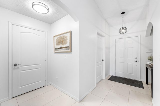 9463 Swansea Lane, West Palm Beach, FL 33411