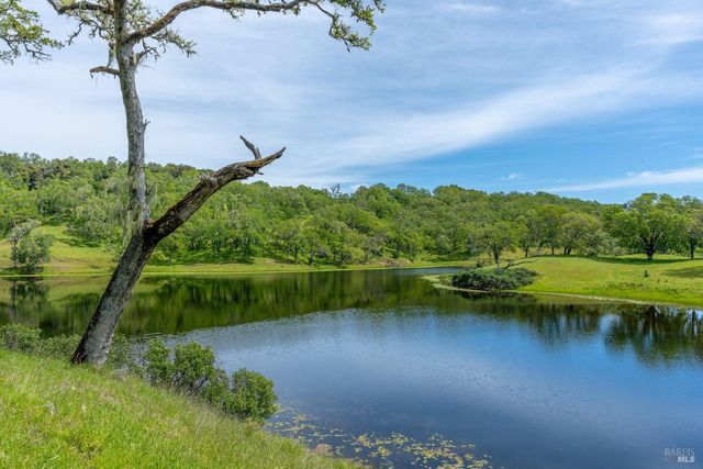 14495 Old River Rd, Hopland, CA 95449