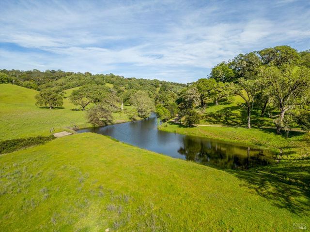 14495 Old River Rd, Hopland, CA 95449