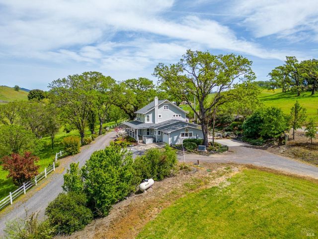 14495 Old River Rd, Hopland, CA 95449