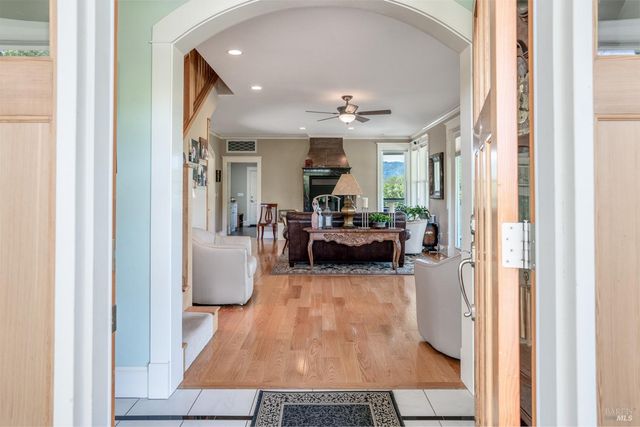 14495 Old River Rd, Hopland, CA 95449