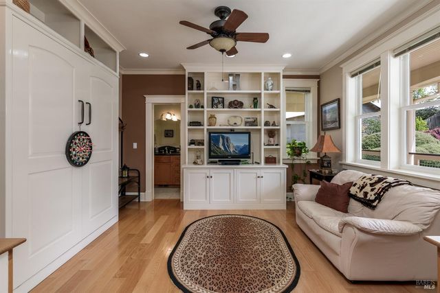 14495 Old River Rd, Hopland, CA 95449