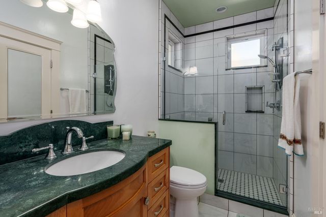 14495 Old River Rd, Hopland, CA 95449