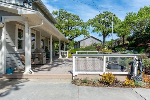 14495 Old River Rd, Hopland, CA 95449