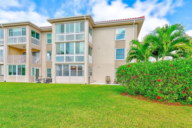 10215 REGAL DRIVE 16, Largo, FL 33774