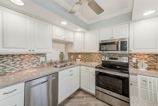 10215 REGAL DRIVE 16, Largo, FL 33774