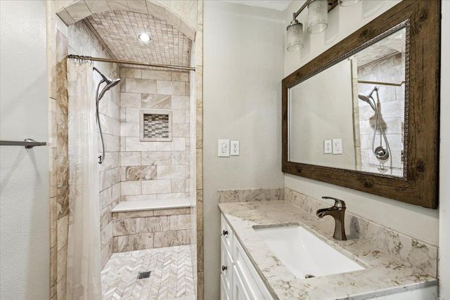 3211 John Campbells TRL, Austin, TX 78735