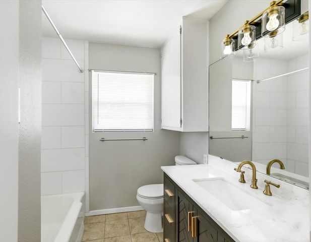 3211 John Campbells TRL, Austin, TX 78735