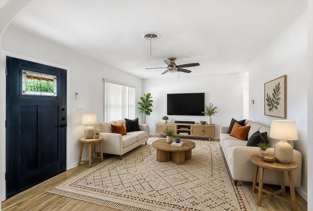 3211 John Campbells TRL, Austin, TX 78735