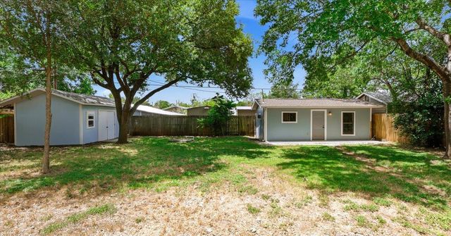 3211 John Campbells TRL, Austin, TX 78735