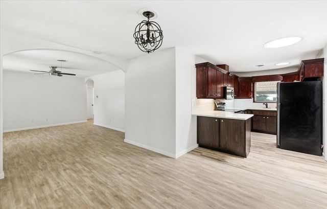 3211 John Campbells TRL, Austin, TX 78735