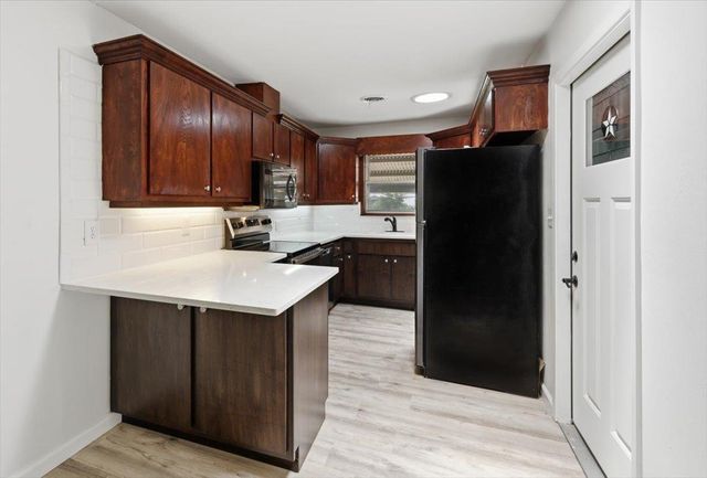 3211 John Campbells TRL, Austin, TX 78735