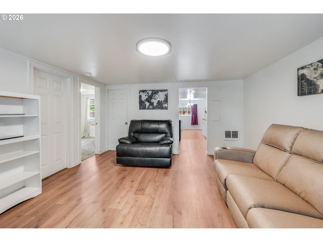 1165 CROSS St, Salem, OR 97302
