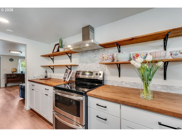 1165 CROSS St, Salem, OR 97302