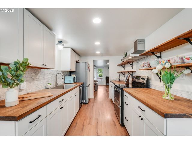 1165 CROSS St, Salem, OR 97302