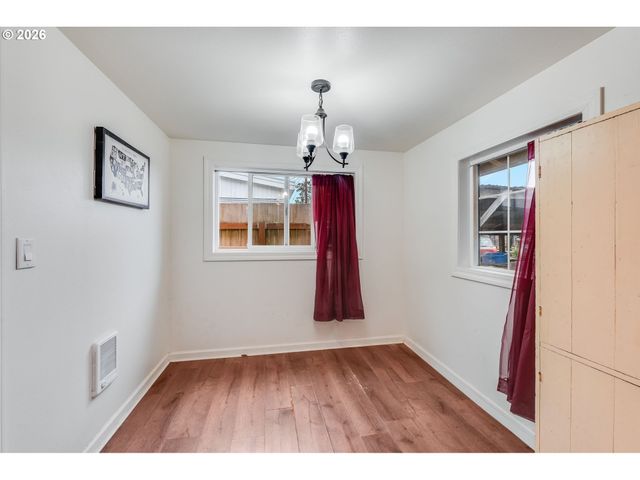 1165 CROSS St, Salem, OR 97302