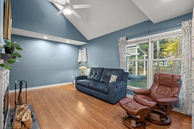 16 Holly Ct 16, Rockland, MA 02370