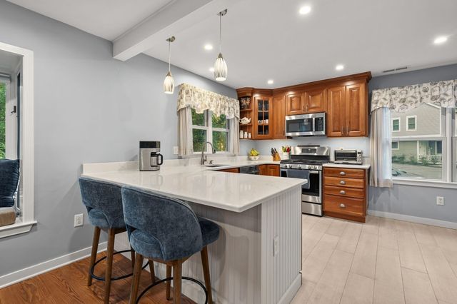 16 Holly Ct 16, Rockland, MA 02370