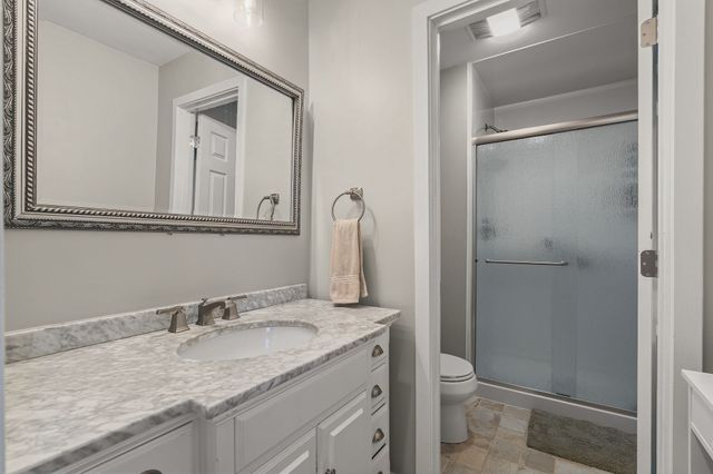 16 Holly Ct 16, Rockland, MA 02370