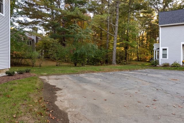 16 Holly Ct 16, Rockland, MA 02370