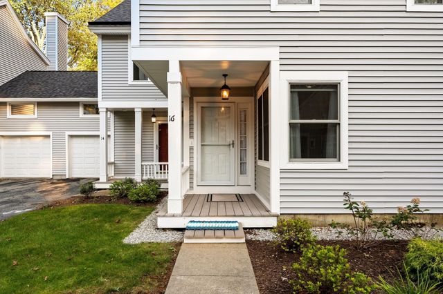 16 Holly Ct 16, Rockland, MA 02370