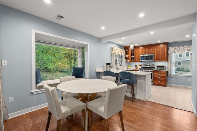 16 Holly Ct 16, Rockland, MA 02370