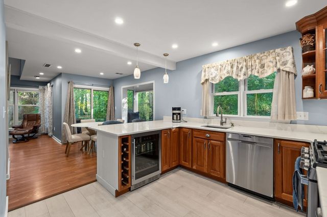16 Holly Ct 16, Rockland, MA 02370