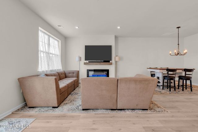 4 Chapel Lane, Wall, NJ 07753