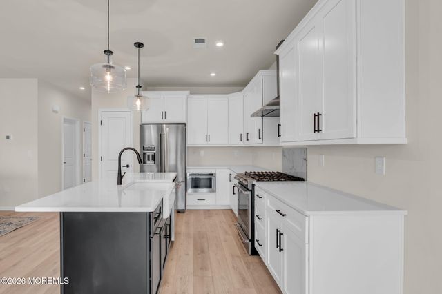 4 Chapel Lane, Wall, NJ 07753