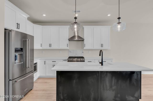 4 Chapel Lane, Wall, NJ 07753