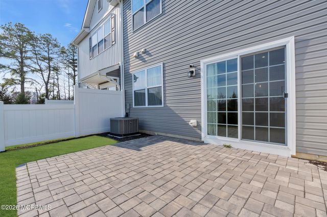 4 Chapel Lane, Wall, NJ 07753