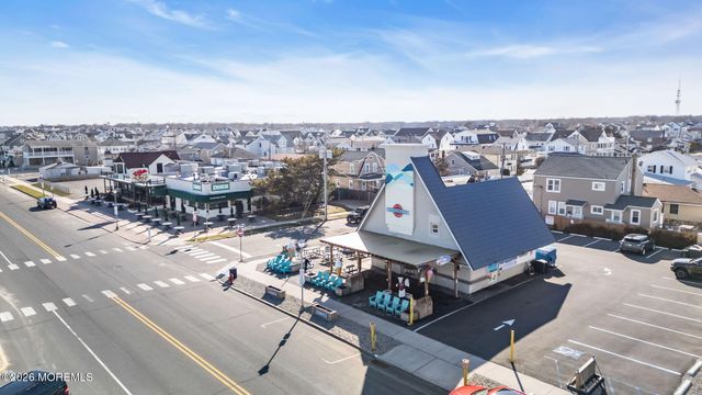 4 Chapel Lane, Wall, NJ 07753