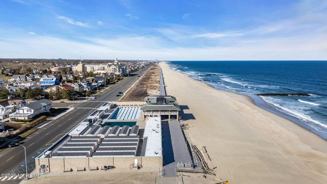 4 Chapel Lane, Wall, NJ 07753