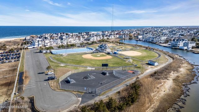 4 Chapel Lane, Wall, NJ 07753