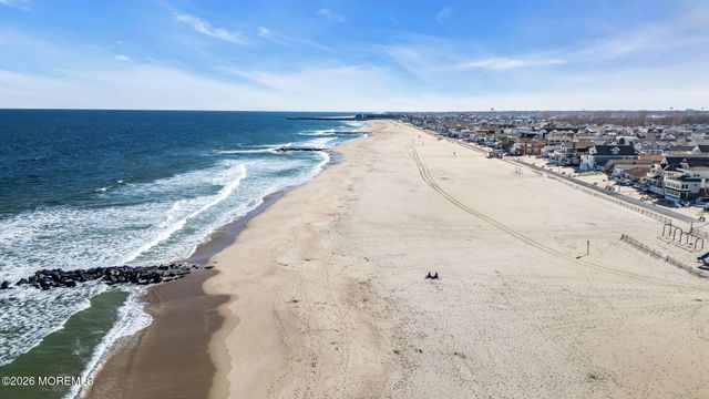 4 Chapel Lane, Wall, NJ 07753