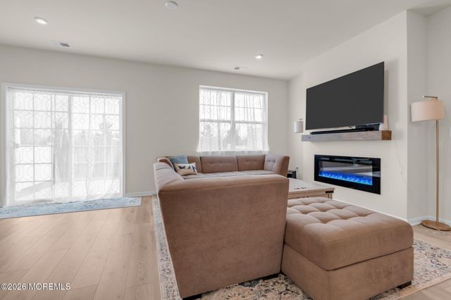 4 Chapel Lane, Wall, NJ 07753