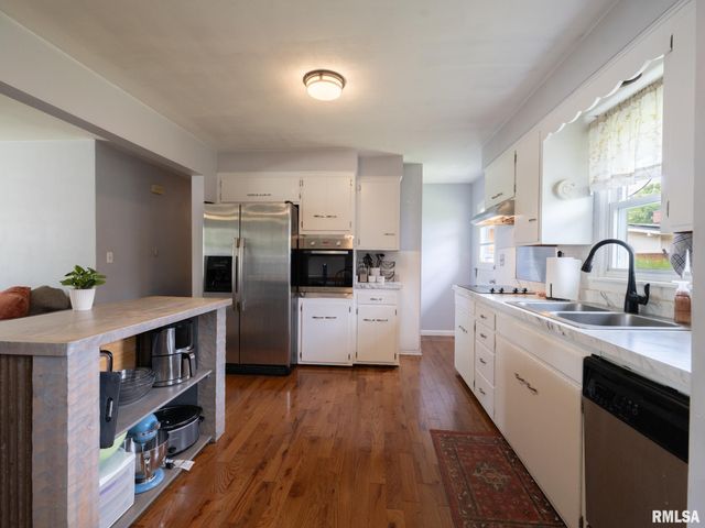 1703 W BAYWOOD Avenue, Peoria, IL 61614