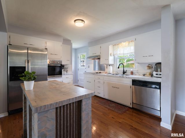 1703 W BAYWOOD Avenue, Peoria, IL 61614